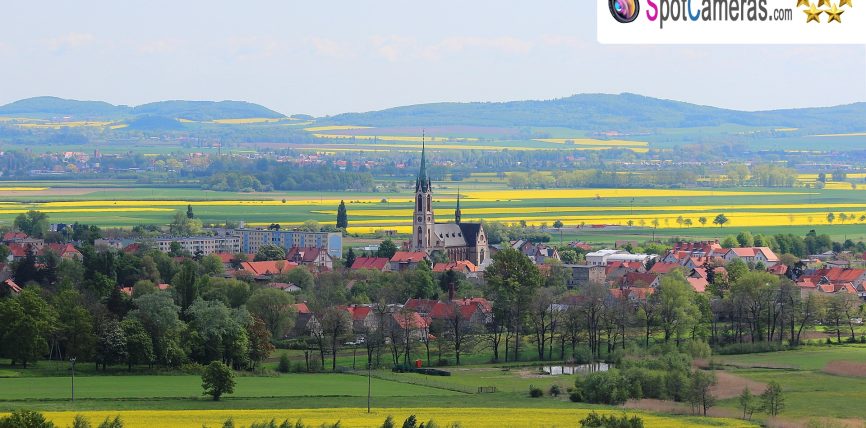 Kamera Kościół pw. św. Antoniego z Padwy – Pieszyce: Schronisko Duchowe i Architektoniczne Cudo